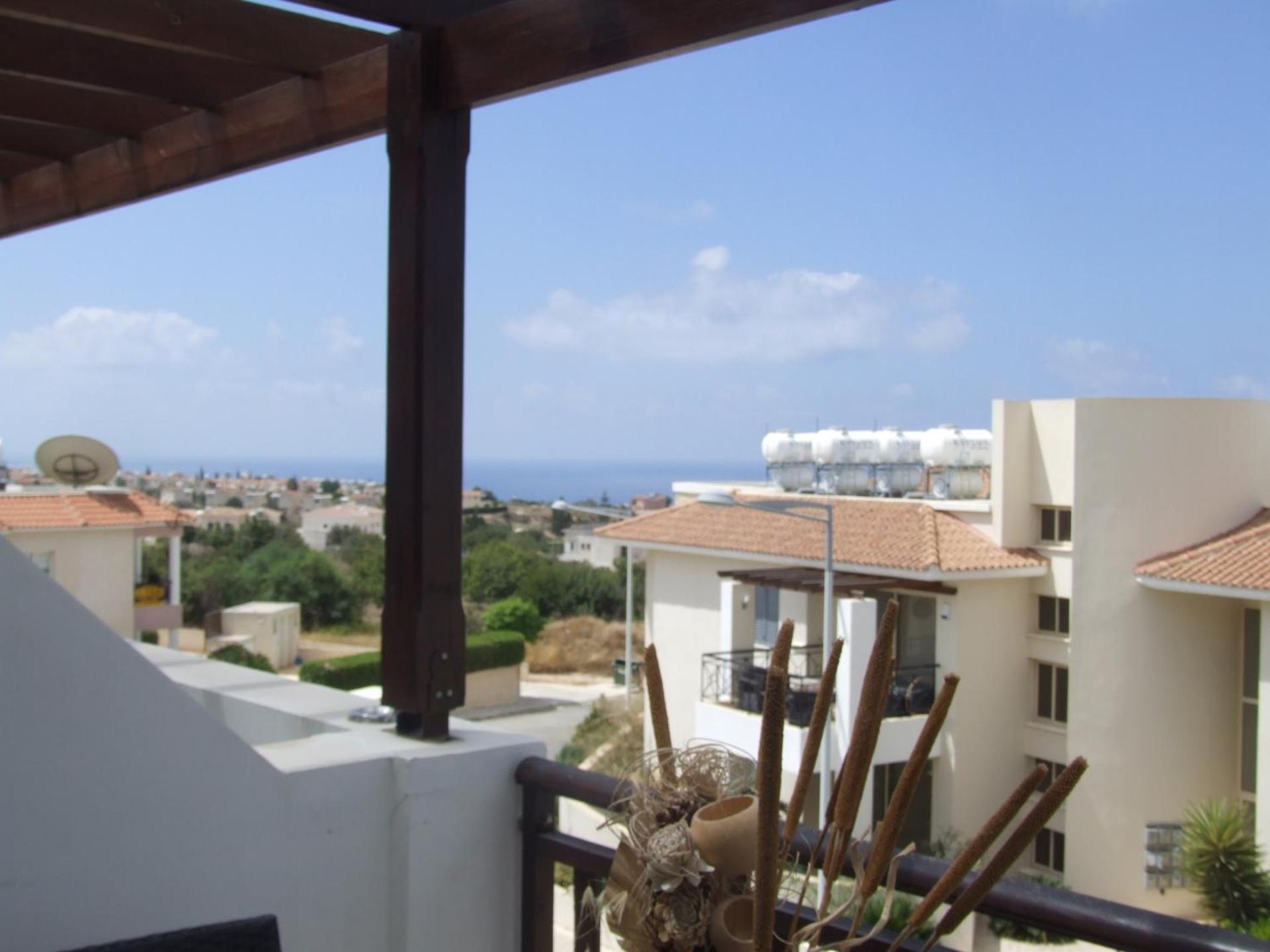 Top floor 2 bedroom apartment E101, 3 pools, sea view, FREE WIFI Peyia Buitenkant foto