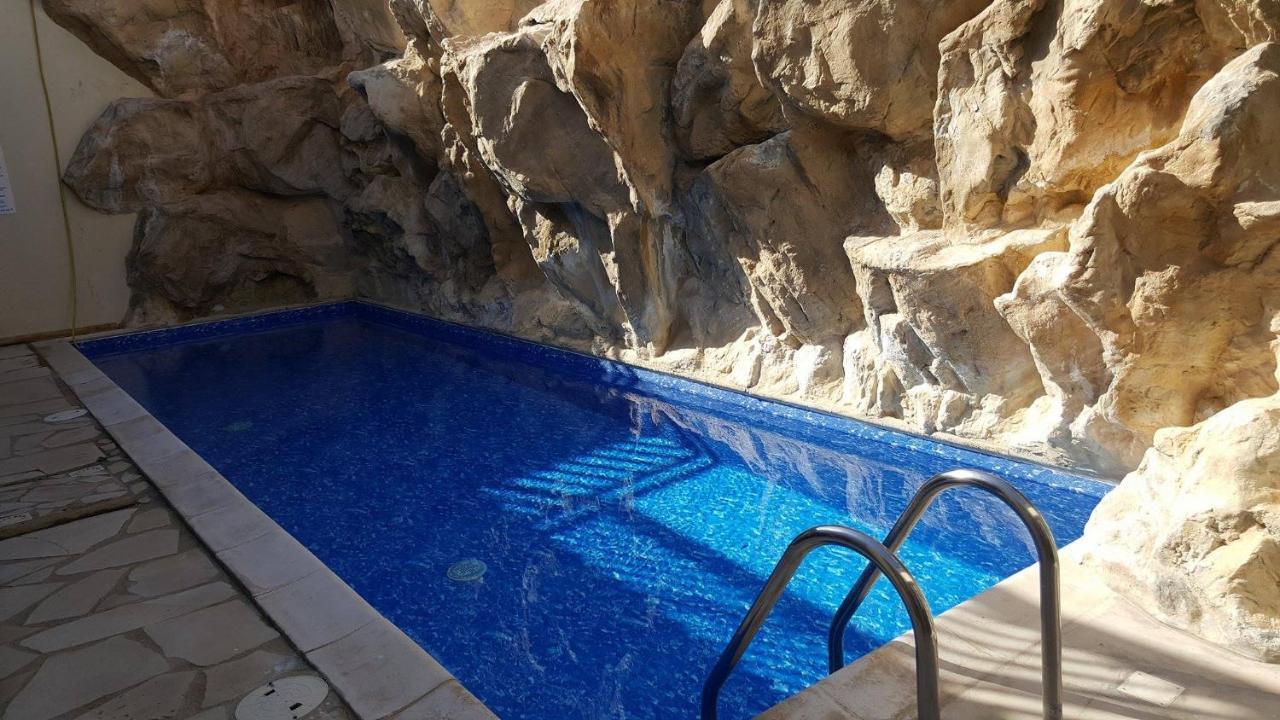 Top floor 2 bedroom apartment E101, 3 pools, sea view, FREE WIFI Peyia Buitenkant foto