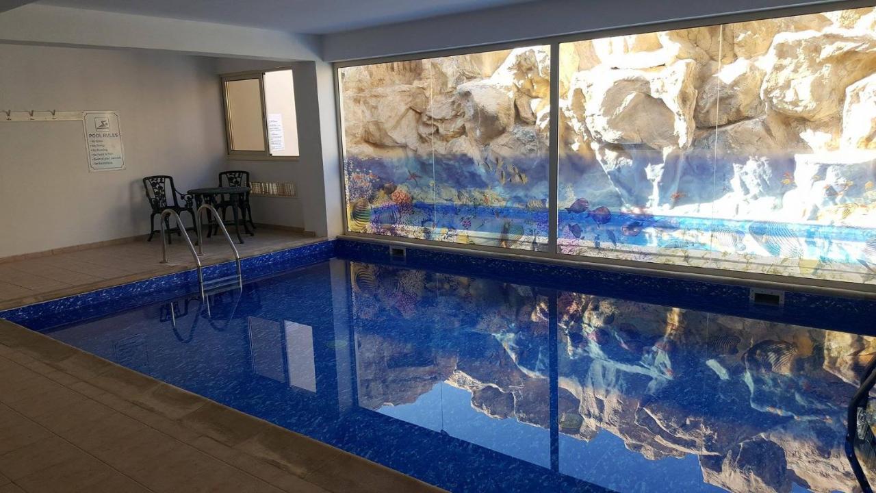 Top floor 2 bedroom apartment E101, 3 pools, sea view, FREE WIFI Peyia Buitenkant foto